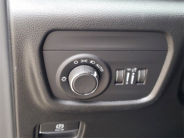 2025 Jeep Grand Cherokee GRAND CHEROKEE LAREDO 4X2