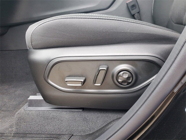 2025 Jeep Grand Cherokee GRAND CHEROKEE LAREDO 4X2