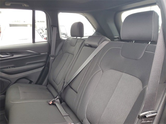 2025 Jeep Grand Cherokee GRAND CHEROKEE LAREDO 4X2