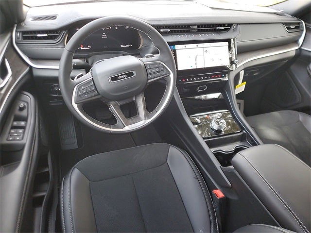 2026 Jeep Grand Cherokee GRAND CHEROKEE LAREDO ALTITUDE 4X2