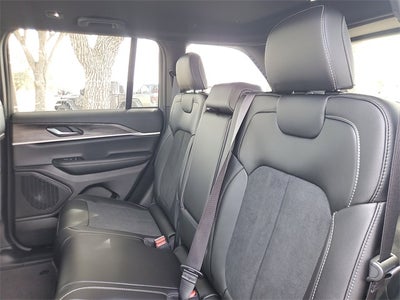 2026 Jeep Grand Cherokee GRAND CHEROKEE LAREDO ALTITUDE 4X2