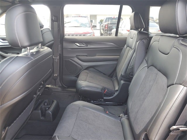 2025 Jeep Grand Cherokee GRAND CHEROKEE L ALTITUDE X 4X2