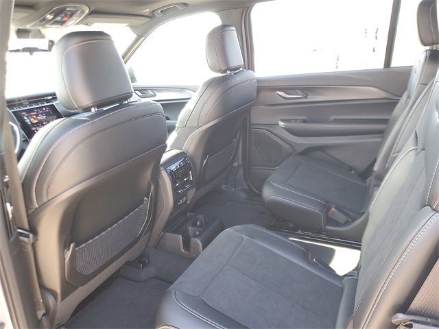 2025 Jeep Grand Cherokee GRAND CHEROKEE L ALTITUDE X 4X2