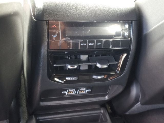 2026 Jeep Grand Cherokee GRAND CHEROKEE L LAREDO 4X2