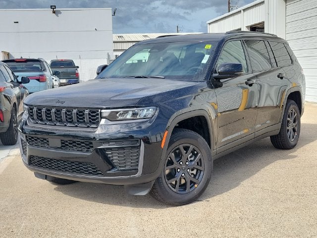 2027 Jeep Grand Cherokee GRAND CHEROKEE L LAREDO ALTITUDE 4X2