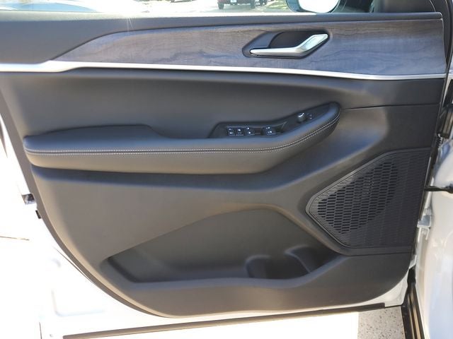 2026 Jeep Grand Cherokee GRAND CHEROKEE L LAREDO ALTITUDE 4X2