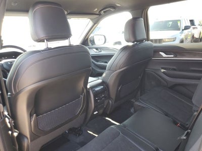 2026 Jeep Grand Cherokee GRAND CHEROKEE L LAREDO ALTITUDE 4X2