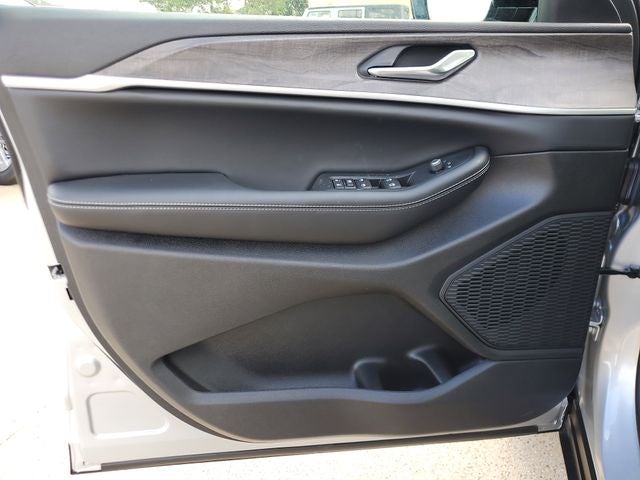 2026 Jeep Grand Cherokee GRAND CHEROKEE L LAREDO ALTITUDE 4X2