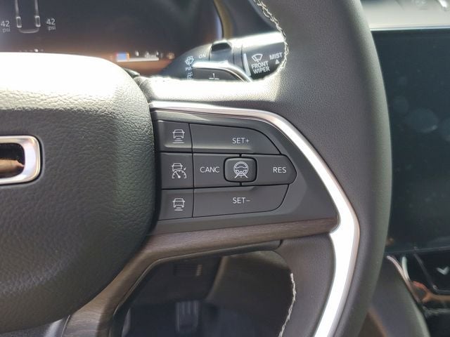 2026 Jeep Grand Cherokee GRAND CHEROKEE L LAREDO ALTITUDE 4X2
