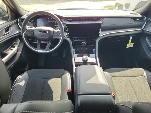 2026 Jeep Grand Cherokee GRAND CHEROKEE L LAREDO ALTITUDE 4X2