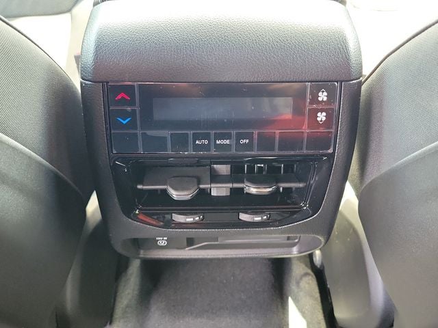 2026 Jeep Grand Cherokee GRAND CHEROKEE L LAREDO ALTITUDE 4X2