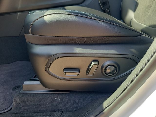 2026 Jeep Grand Cherokee GRAND CHEROKEE L LAREDO ALTITUDE 4X2