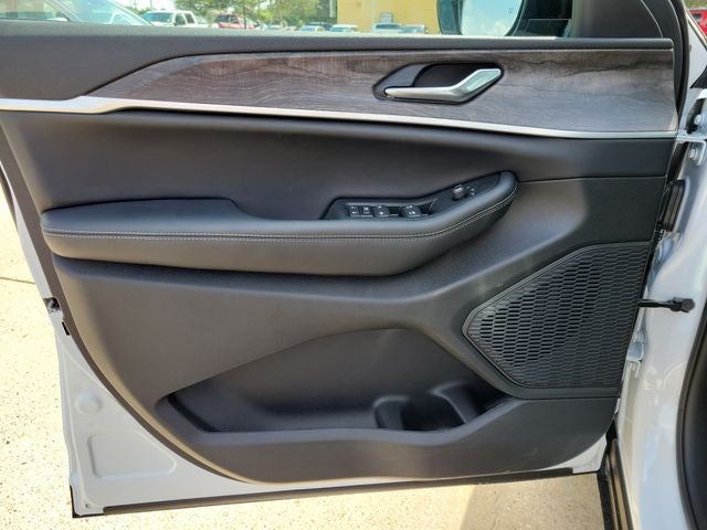 2026 Jeep Grand Cherokee GRAND CHEROKEE L LAREDO ALTITUDE 4X2