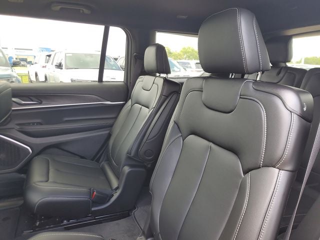 2026 Jeep Grand Cherokee GRAND CHEROKEE L LIMITED 4X2
