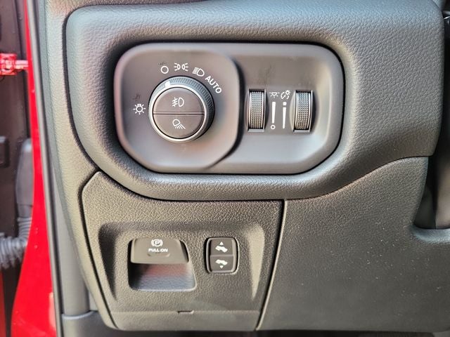 2026 RAM 1500 RAM 1500 LONE STAR CREW CAB 4X4 5'7' BOX