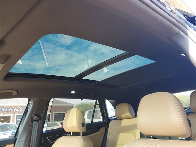 2024 Volkswagen Atlas Cross Sport 2.0T SEL R-Line