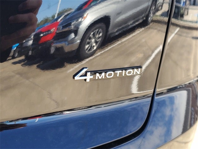 2024 Volkswagen Atlas Cross Sport 2.0T SEL R-Line