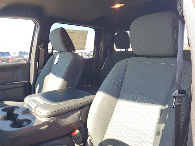 2026 RAM Ram 2500 RAM 2500 BLACK EXPRESS CREW CAB 4X4 6'4' BOX