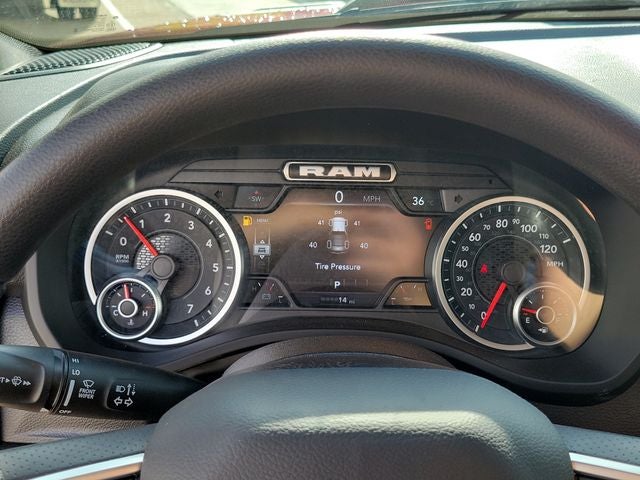 2026 RAM 1500 RAM 1500 EXPRESS CREW CAB 4X4 5'7' BOX