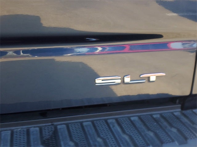 2022 GMC Sierra 1500 4WD Crew Cab Short Box SLT