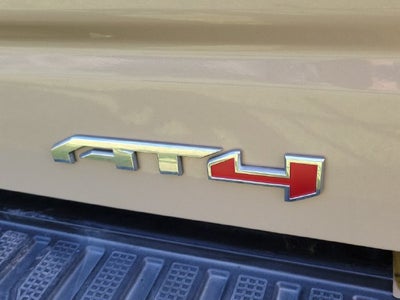 2022 GMC Sierra 1500 4WD Crew Cab Short Box AT4