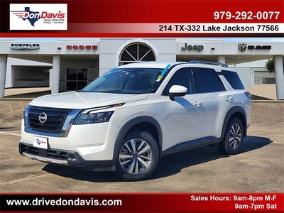 2025 Nissan Pathfinder SL FWD
