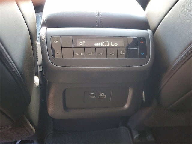 2025 Nissan Pathfinder SL FWD