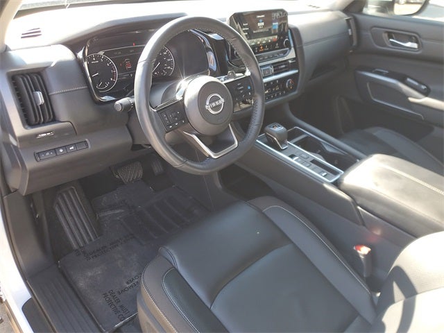 2025 Nissan Pathfinder SL FWD