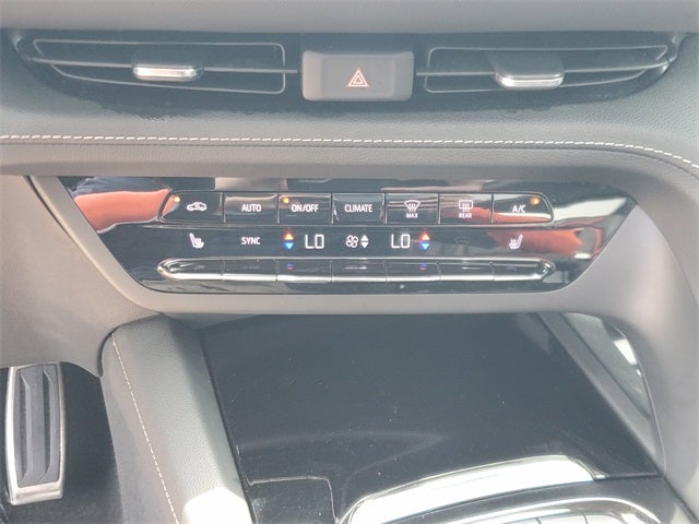 2023 Buick Envision Essence FWD