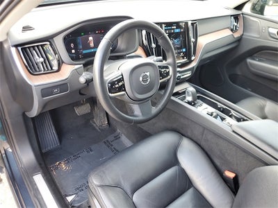 2024 Volvo XC60 B5 Plus Dark Theme