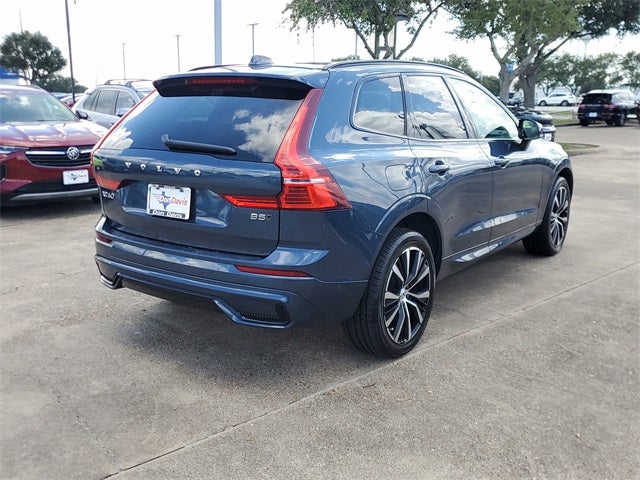 2024 Volvo XC60 B5 Plus Dark Theme