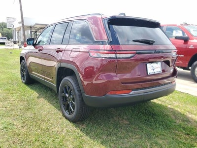 2026 Jeep Grand Cherokee Laredo Altitude