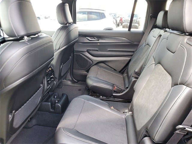 2025 Jeep Grand Cherokee GRAND CHEROKEE L ALTITUDE X 4X2