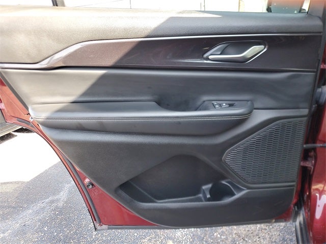 2023 Jeep Grand Cherokee L Altitude 4x2