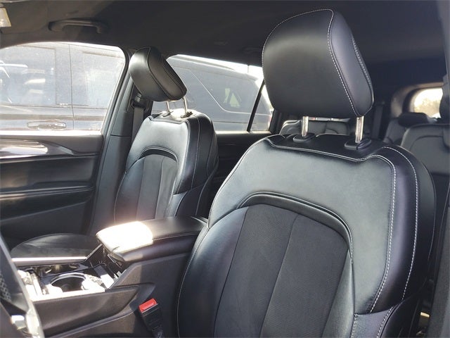 2023 Jeep Grand Cherokee L Altitude 4x2