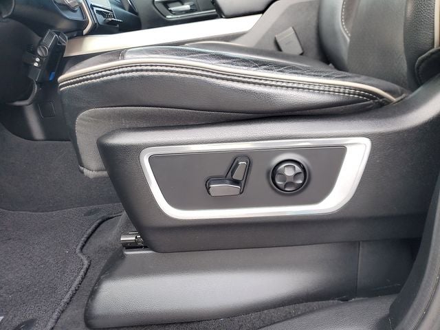 2019 RAM 1500 Laramie Crew Cab 4x2 5'7' Box