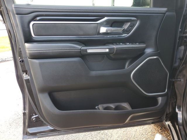 2019 RAM 1500 Laramie Crew Cab 4x2 5'7' Box