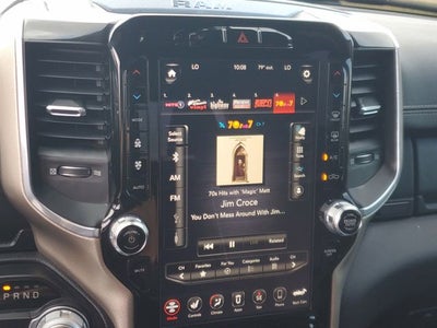 2019 RAM 1500 Laramie Crew Cab 4x2 5'7' Box