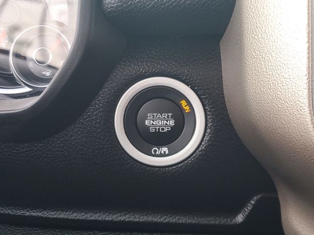 2019 RAM 1500 Laramie Crew Cab 4x2 5'7' Box