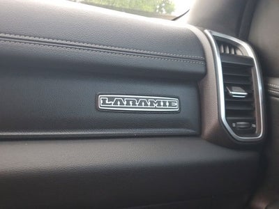 2019 RAM 1500 Laramie Crew Cab 4x2 5'7' Box