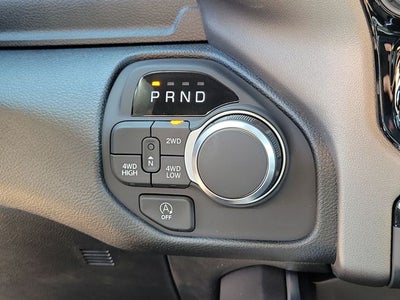 2026 RAM 1500 RAM 1500 EXPRESS CREW CAB 4X4 5'7' BOX