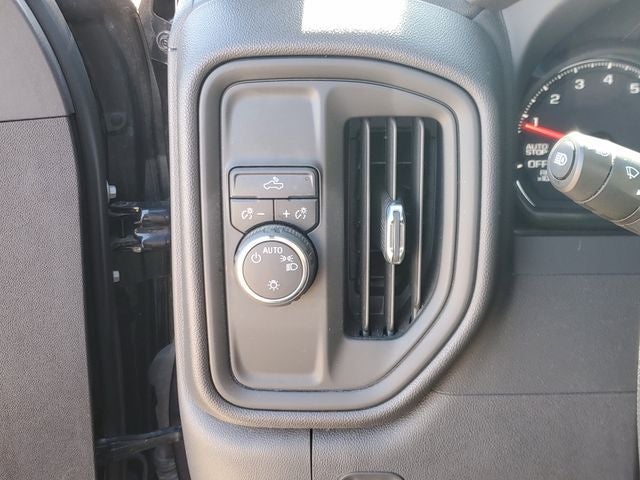 2023 Chevrolet Silverado 1500 2WD Crew Cab Short Bed Custom