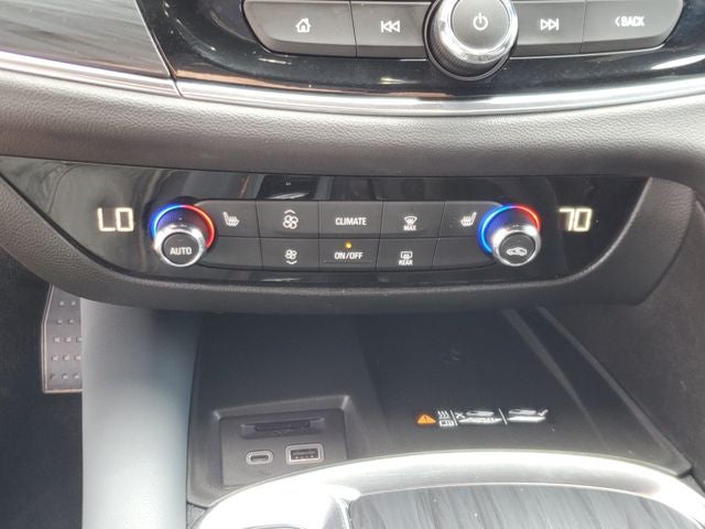 2023 Buick Enclave Essence FWD