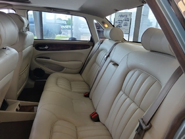 2000 Jaguar XJ8 Base